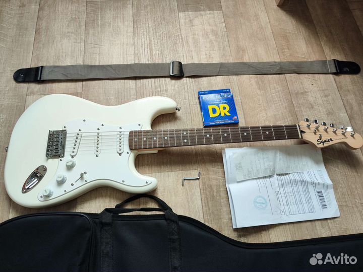 Электрогитара fender squier stratocaster