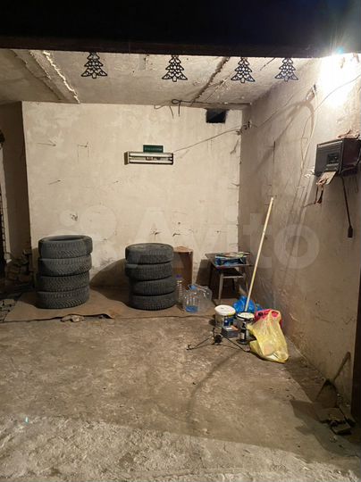 Гараж, > 30 м²