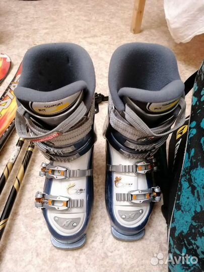 Горные лыжи женские комплект