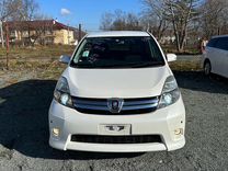 Toyota Isis 1.8 CVT, 2013, 64 000 км, с пробегом, цена 1 195 000 руб.