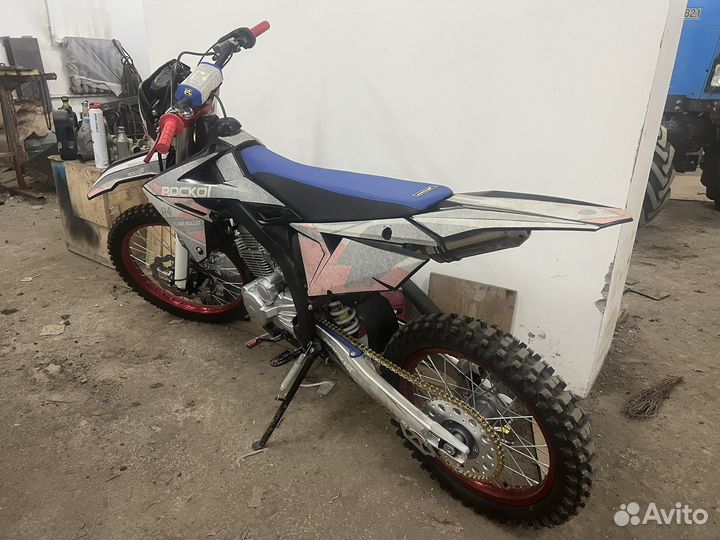 Мотоцикл кросс Эндуро Rockot 250, 300