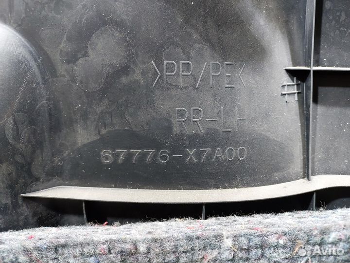 Обшивка двери задняя L G8 toyota Hilux (2015- 2020