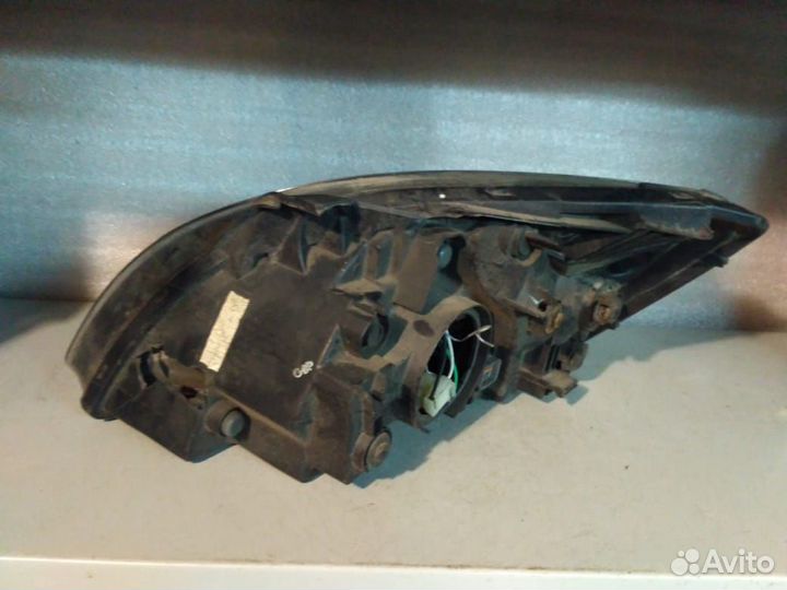 Фара битая правая Kia Rio 2