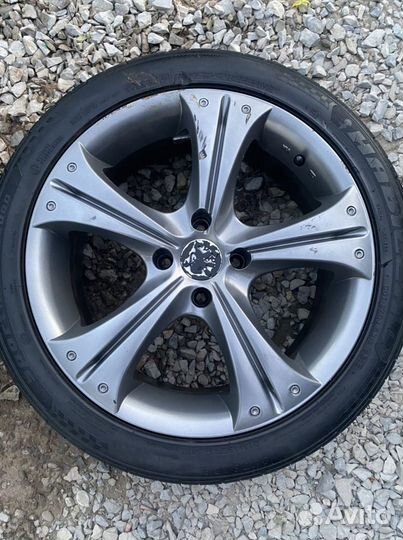 Supermax HWY 215/45 R17 91