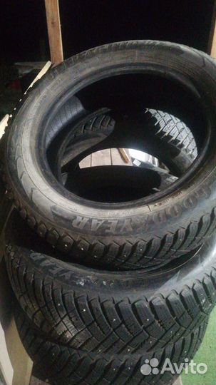 Goodyear Ultragrip Ice Arctic 205/60 R16