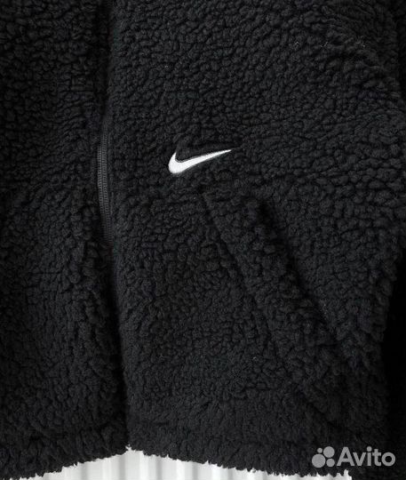Женская куртка Nike