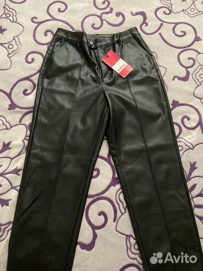 Брюки из экокожи классические