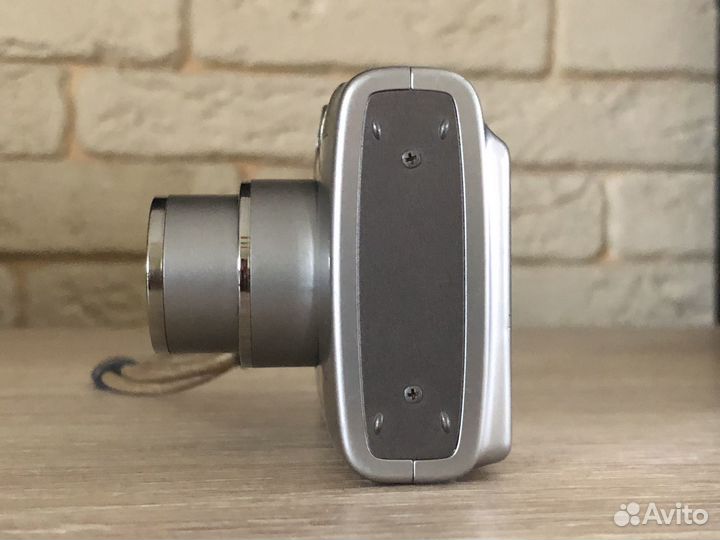 Canon Ixus 750