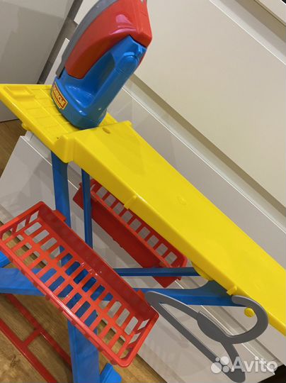 Детская гладильная доска, утюг и много пазлов