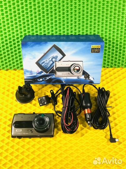 Видеорегистратор с камерой заднего вида