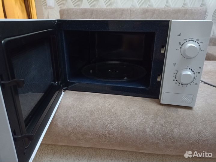 Микроволновая печь Samsung ME81KRW-1/BW