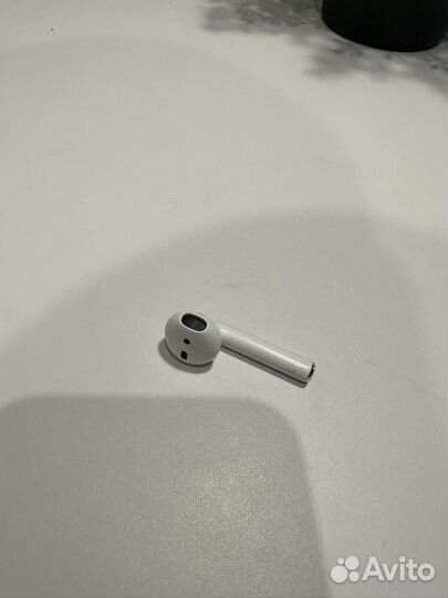 Левый наушник Airpods 2