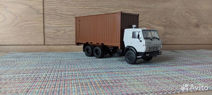Камаз 53212 контейнеровоз, коричневый контейнер