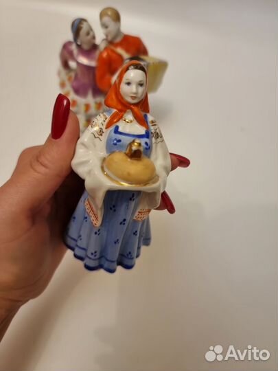 Статуэтка фарфоровая Уральская кадриль