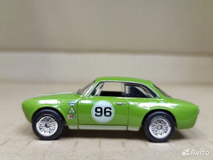 Hot Wheels Alfa Romeo Giulia Sprint Euro Speed