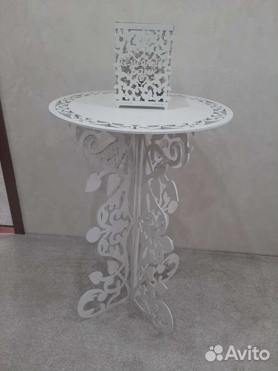 Декоративный столик