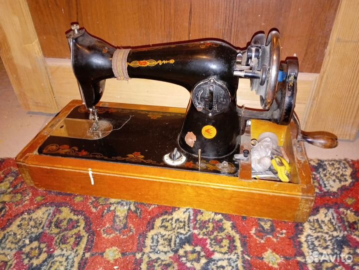 Ручная швейная машинка