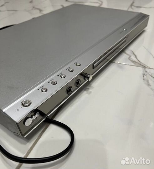 DVD-плеер LG DK489XB