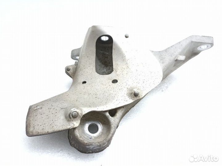 Кронштейн двигателя правый Bmw 3-Series E90