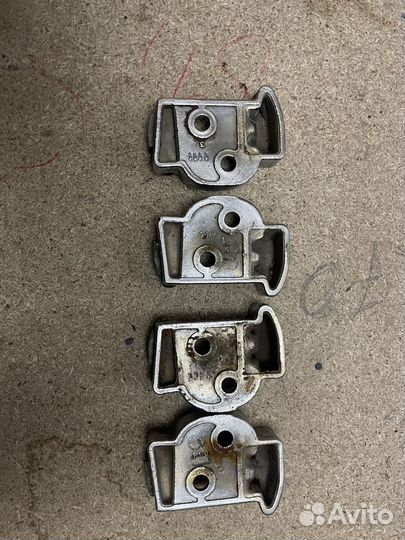 Фиксаторы замков газ 21