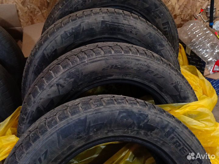 Pirelli Ice Zero 215/65 R17