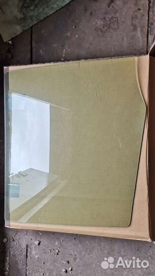 Стекло двери заднее правое Toyota Will Вилл cypha