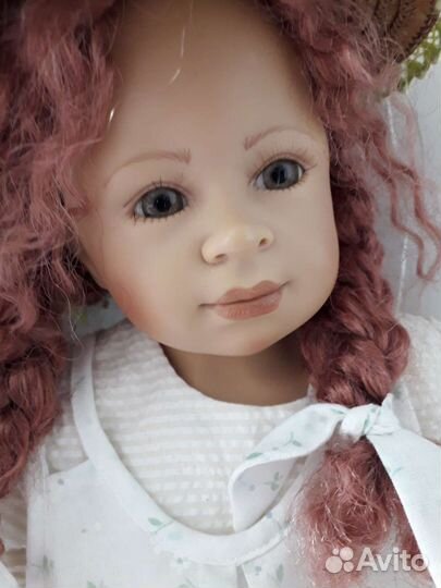 Коллекционная виниловая кукла