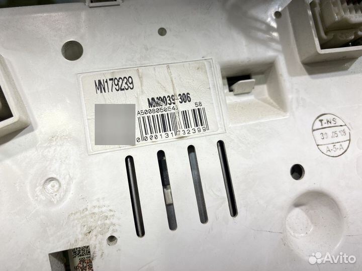 Панель приборов Мицубиси L200 4