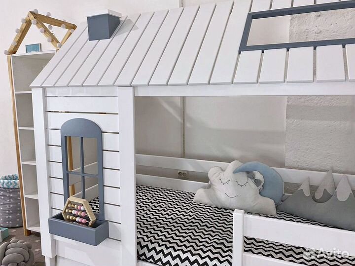 Кровать домик