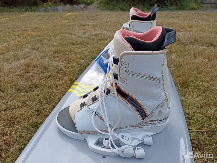 Вейкборд Hyperlight с креплениями Liquid Force