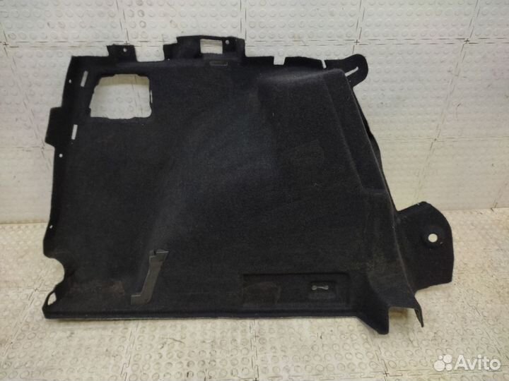 Обшивка багажника левая Skoda Karoq 2017
