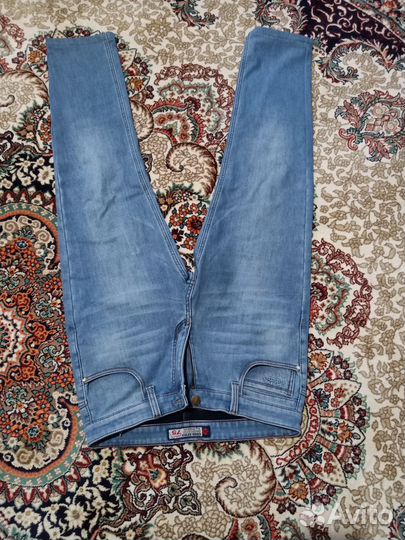 Джинсы