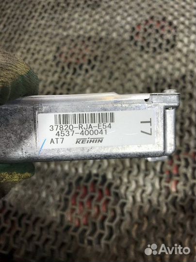 Блок управления двигателем Honda Legend 37820-RJA