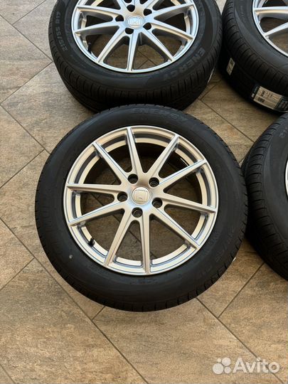 Комплект летних колес 215/55R17 5x114.3