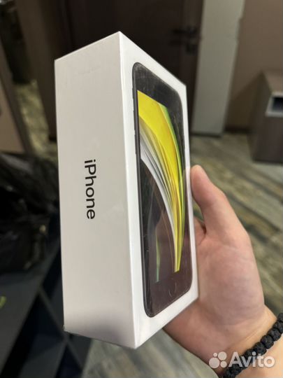 iPhone SE (2020), 64 ГБ