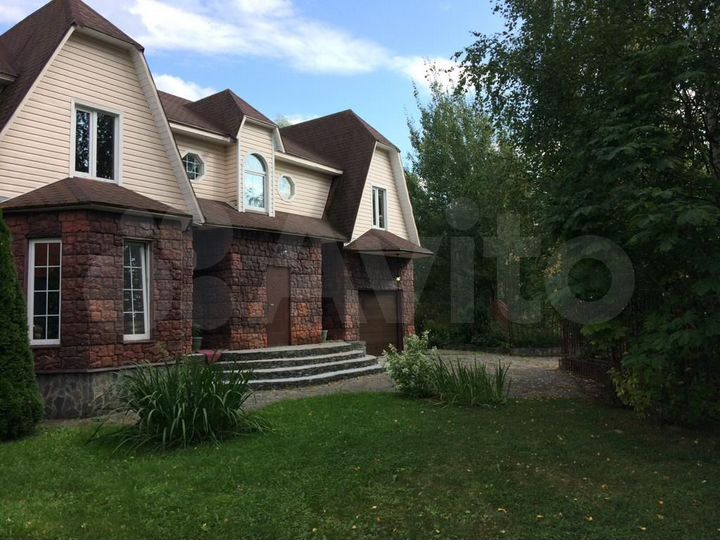 Дом 340 м² на участке 10 сот.