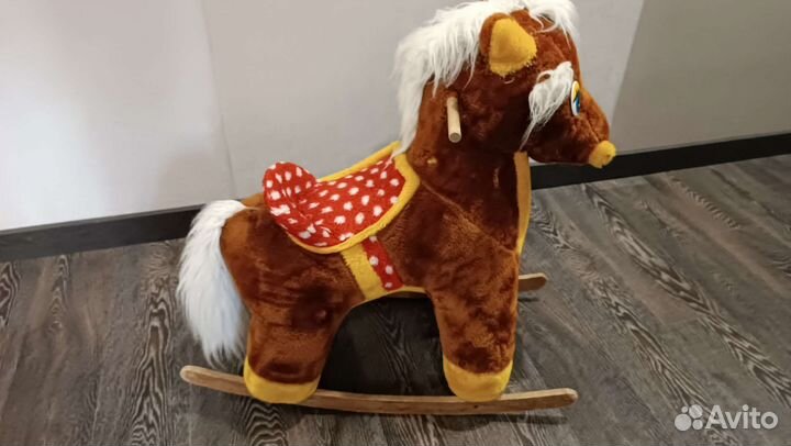 Детская лошадка качалка