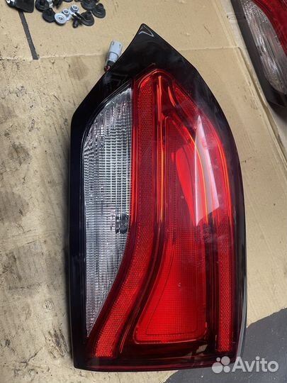 Фонарь правый крайслер пацифика с 2017г