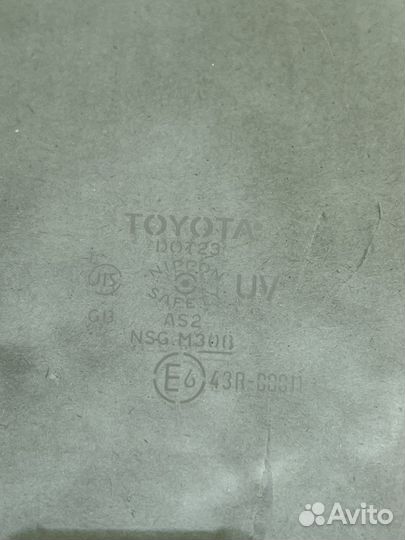 Стекло переднее левое Тойота Королла