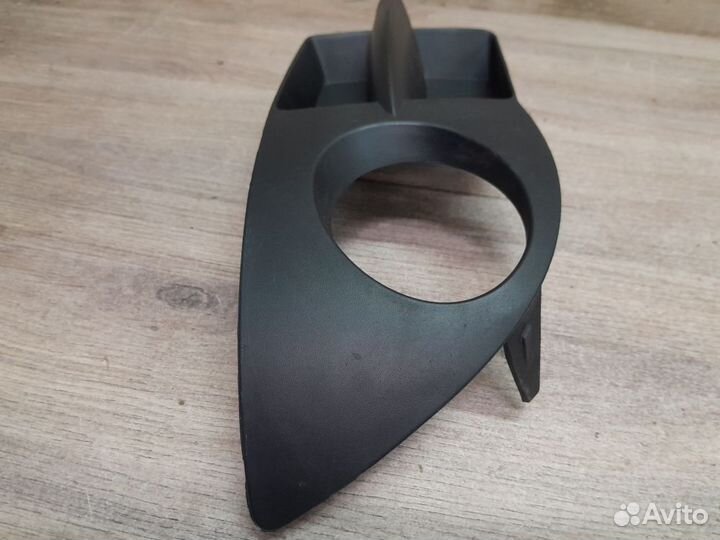 Решетка в бампер правая Renault Symbol I рестайлин