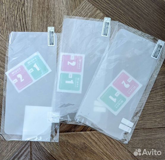 Защитное стекло и гелевая накладка на дисплей