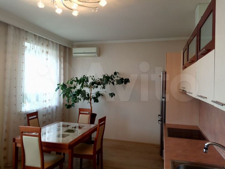 3-к. квартира, 94 м², 4/4 эт.
