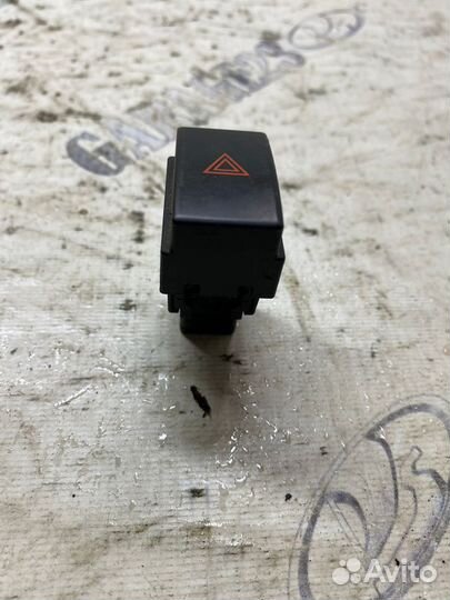 Кнопка аварийной остановки Nissan Teana