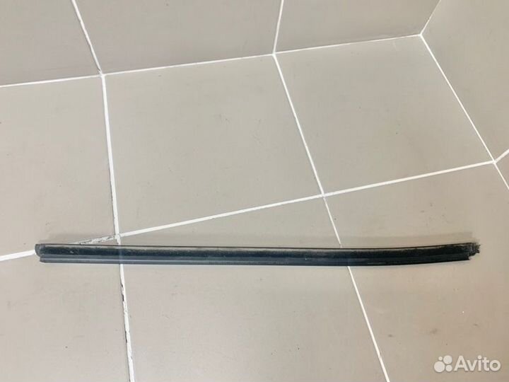 Уплотнитель задний правый Renault Duster 2 (Hjd) 2