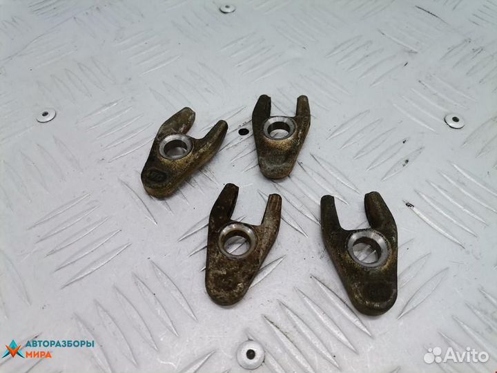 Крепление форсунки Renault Megane 2 2004