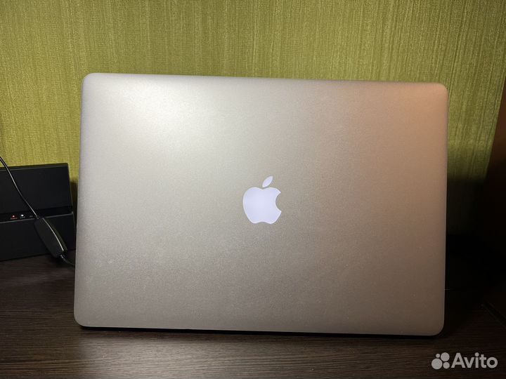 Macbook Pro 15 2015 i7 16gb 256gb