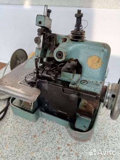 Оверлок для швейной машины