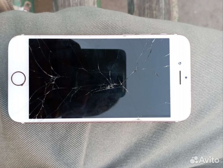 Телефон iPhone 6s