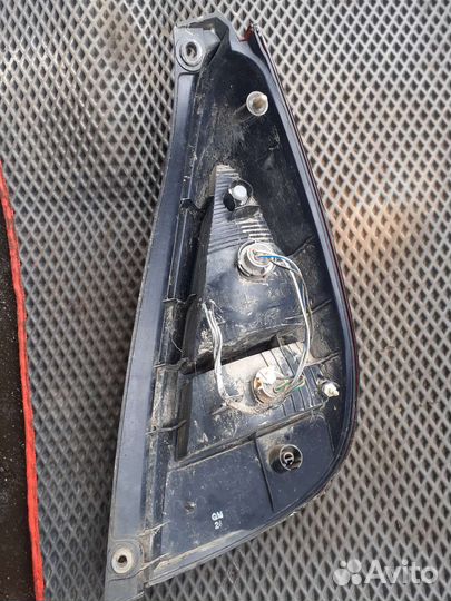 Задний левый фонарь Suzuki liana