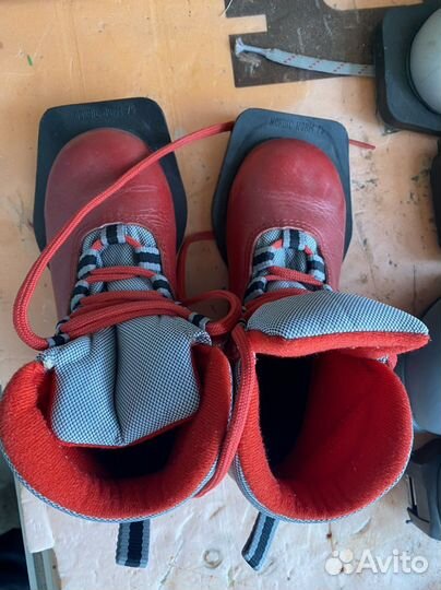 Лыжные ботинки